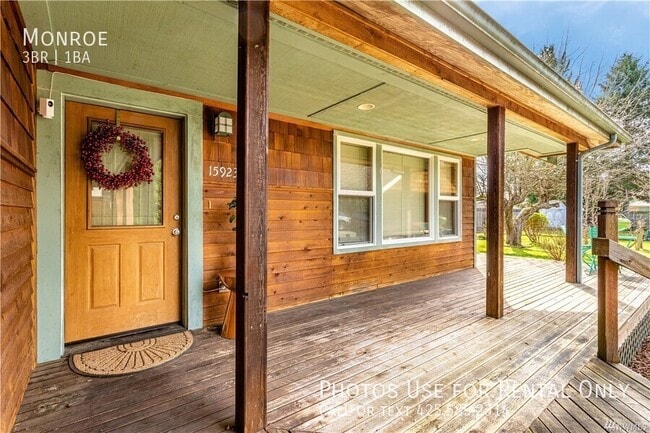 Building Photo - Monroe-