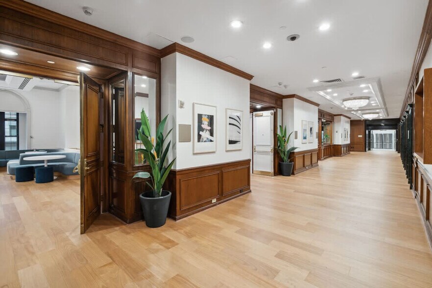 Building Photo - 525 Lexington Ave