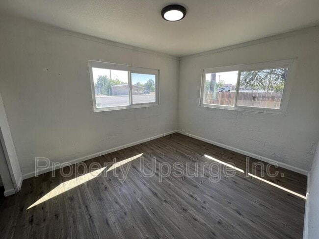 Building Photo - 1420 Lake Blvd