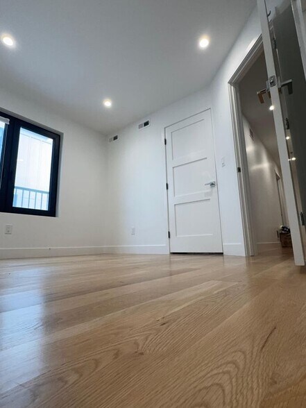 Building Photo - 1310 Zenobia St
