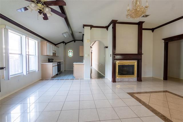 Building Photo - 1403 Chesapeake Dr