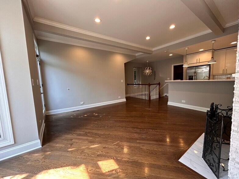 Building Photo - 2506 N Greenview Ave