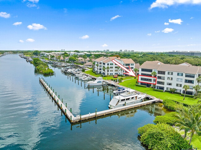 Building Photo - 926 Oak Harbour Dr