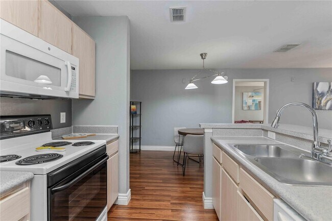 Building Photo - 7428 Vista Way