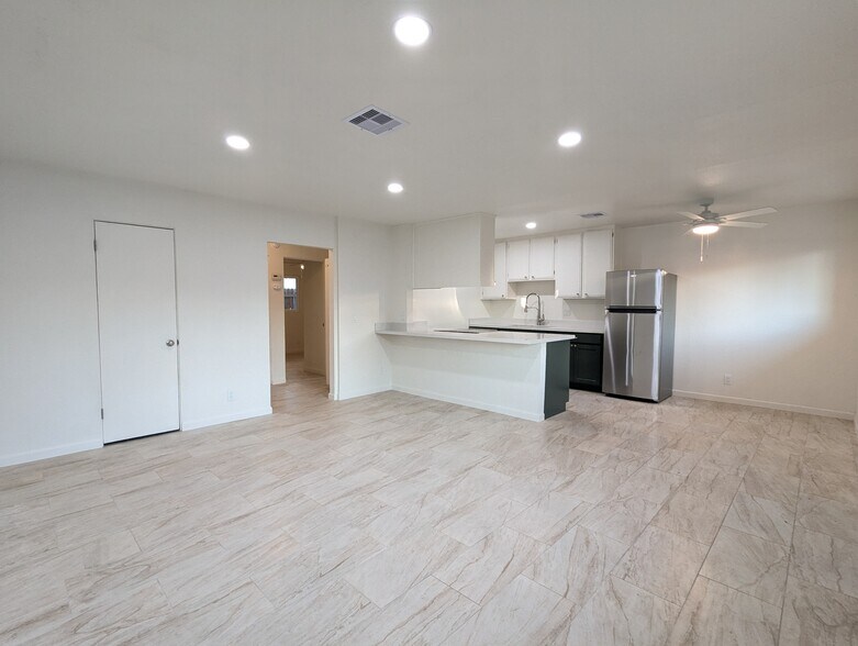 Building Photo - 73443 Catalina Way