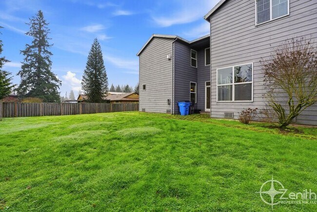 Building Photo - 15205 NE 102nd Way