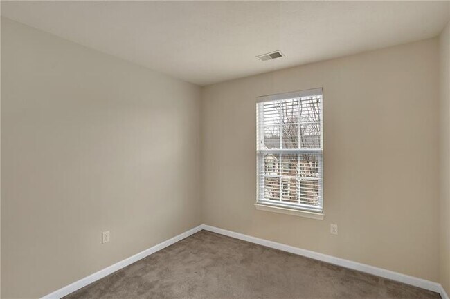 Building Photo - 620 Fairgate Drive