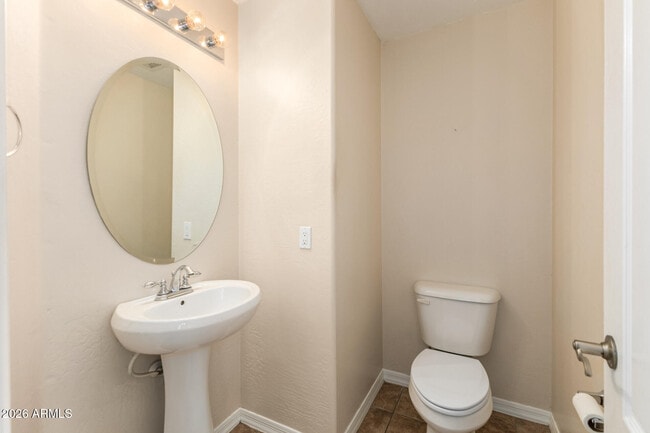 Building Photo - 3335 W La Salle St