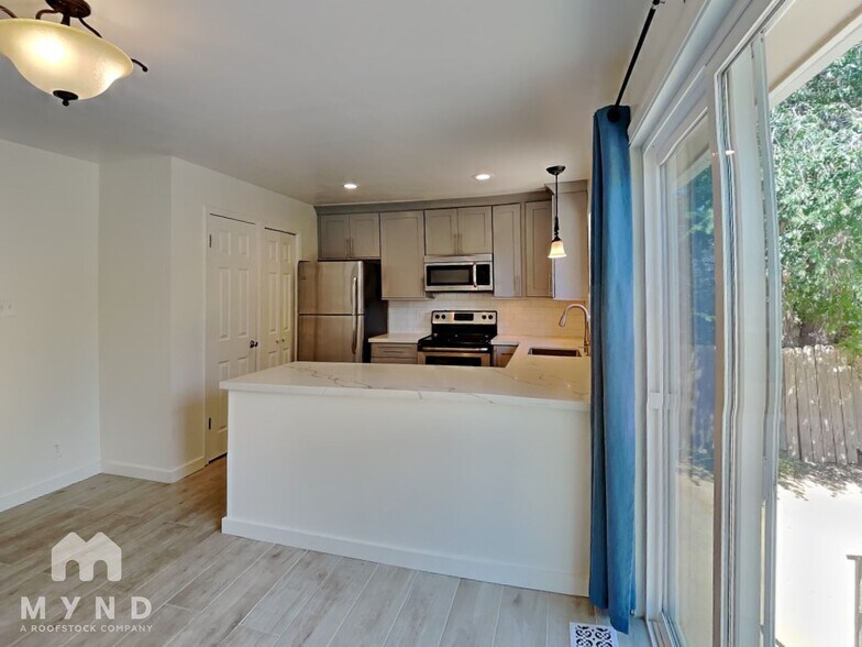 Building Photo - 3450 Pierremont Rd