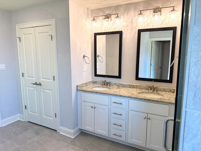 Building Photo - Wonderful 4 bedroom home