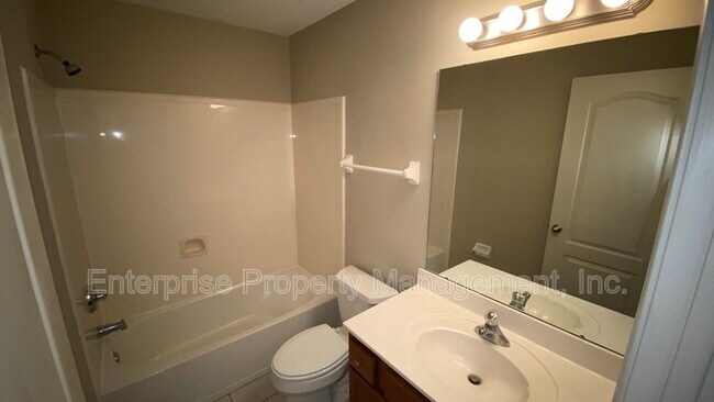 Building Photo - 10204 Sutton Ridge Ln