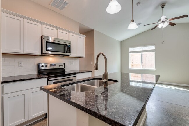 Building Photo - Beautiful Three Bedroom, Two Bathroom