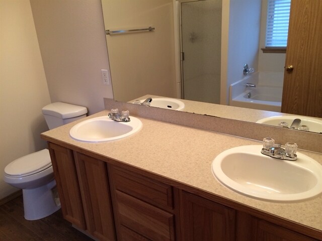 Building Photo - 1107 202nd St E