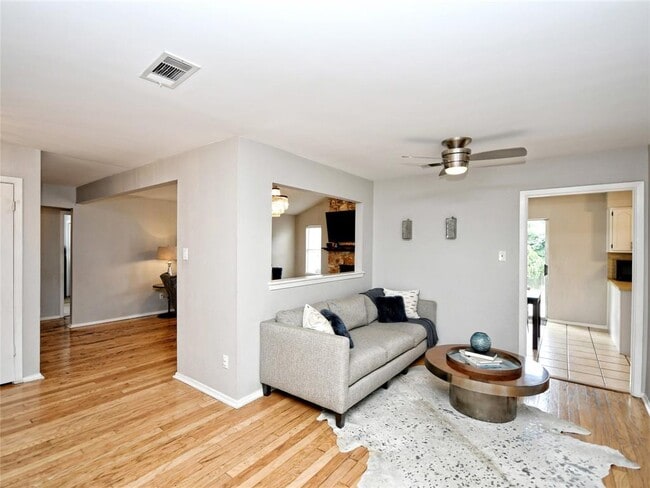 Building Photo - 11103 El Salido Pkwy