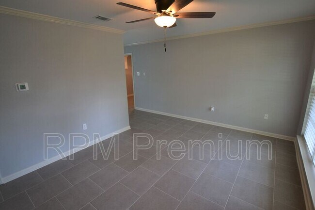 Building Photo - 1632 Mary Lou Dr