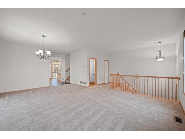 Building Photo - 9995 Wildflower Dr