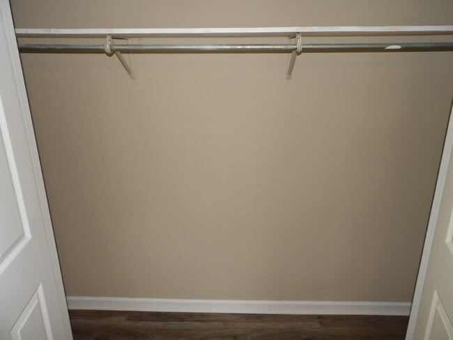 Building Photo - 35 Ashwood Ct