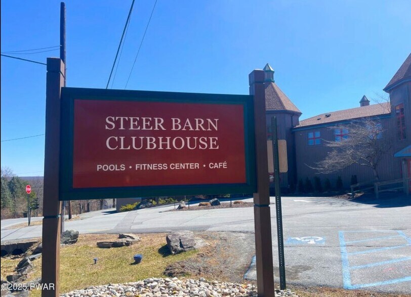 Building Photo - 811 Hickory Ct