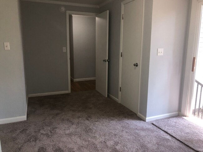 Building Photo - Updated Brick Ranch Conveniently Located