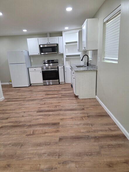 Building Photo - 2135 Masonwood Cir