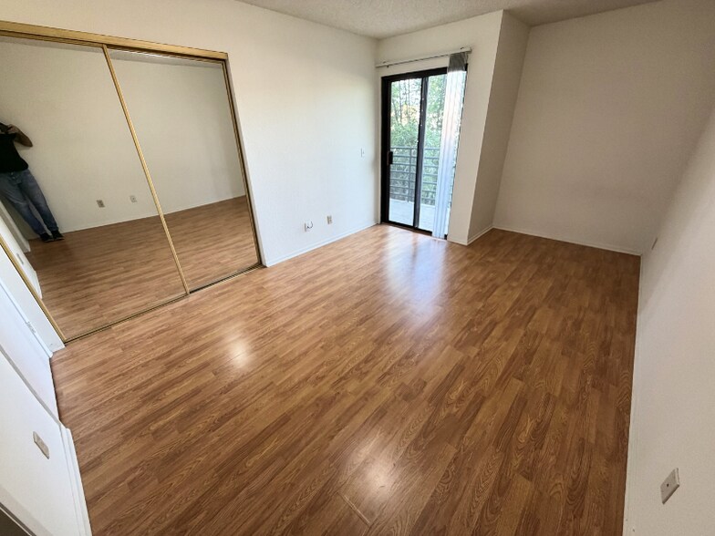 Building Photo - 503 S Adams St