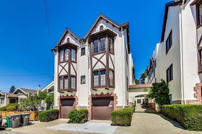 Building Photo - 6048 Monroe Ave