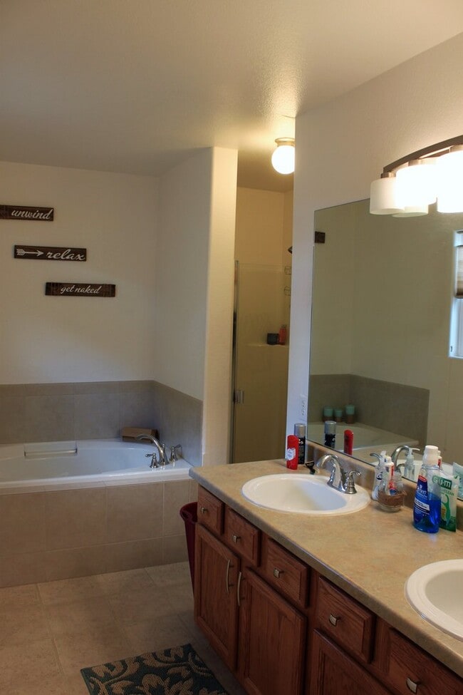 Building Photo - 10757 Deer Meadow Cir