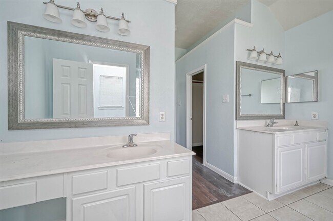 Building Photo - 6427 Stone Landing Ln