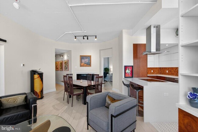Building Photo - 2020 12th St NW