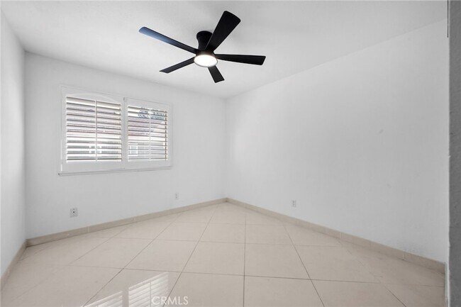 Building Photo - 1232 Meadow Ct