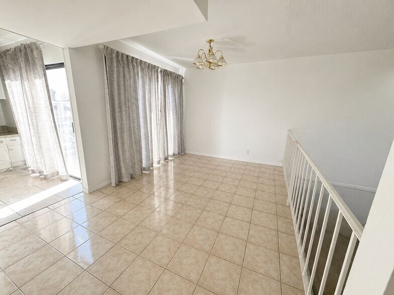 Building Photo - 9131 Burnet Ave