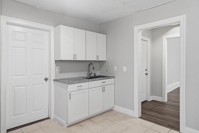 Building Photo - 293 Clemente St