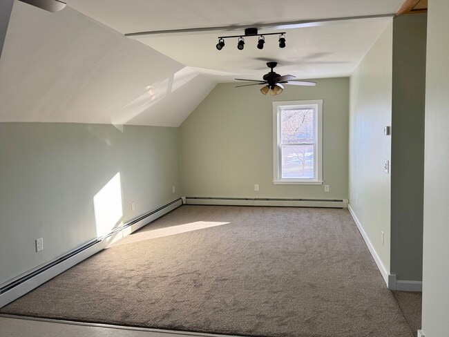 Building Photo - 111 Division St