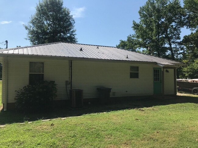 Building Photo - Completely Remodeled Home on a Dead End Road