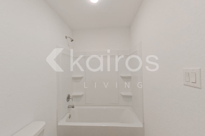 Building Photo - 4105 Waterfall Cv
