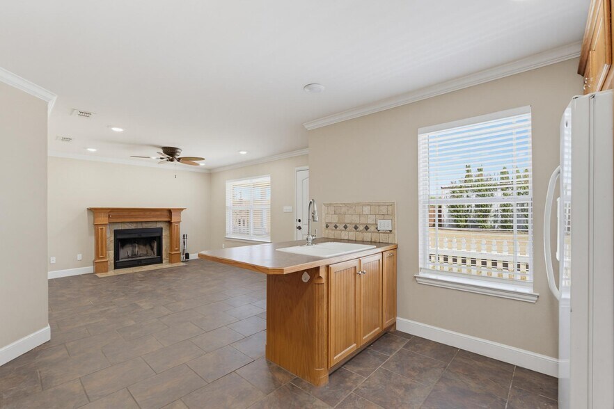 Building Photo - 286 Pilgrim Rd
