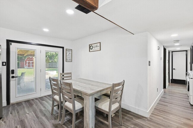 Building Photo - 2525 Freedom Ln