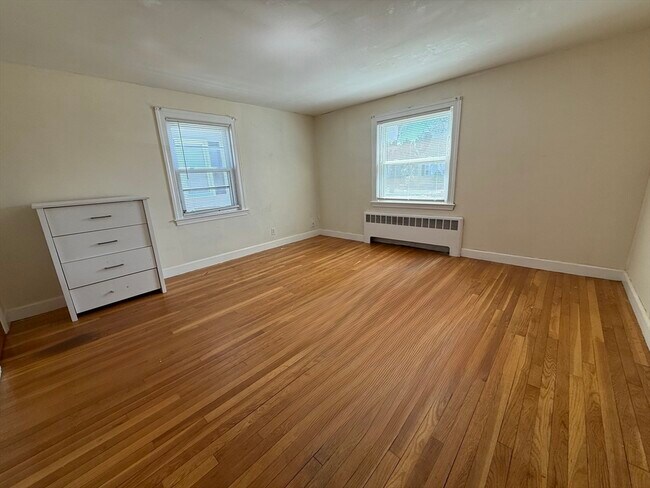 Building Photo - 27 Hartwell St