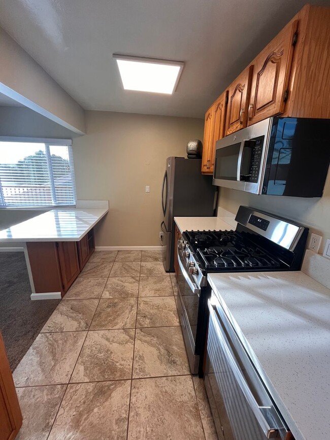 Building Photo - kl303r