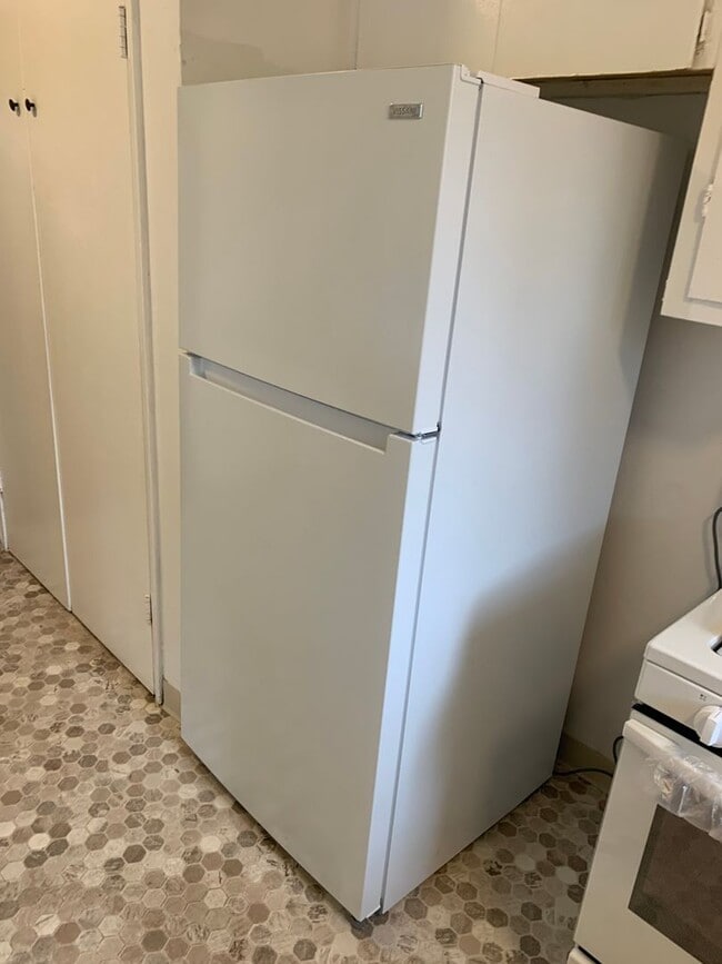 Building Photo - $1000 REBATE! Just in Time For Summer: Cha...