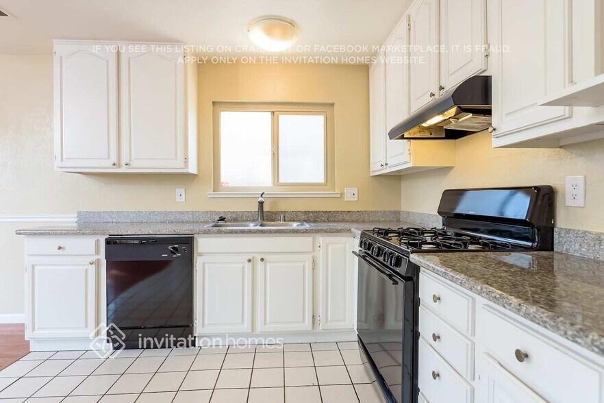 Building Photo - 2823 Seville Cir
