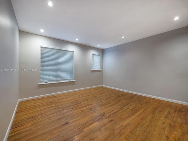 Building Photo - 1018 Meridian Ave