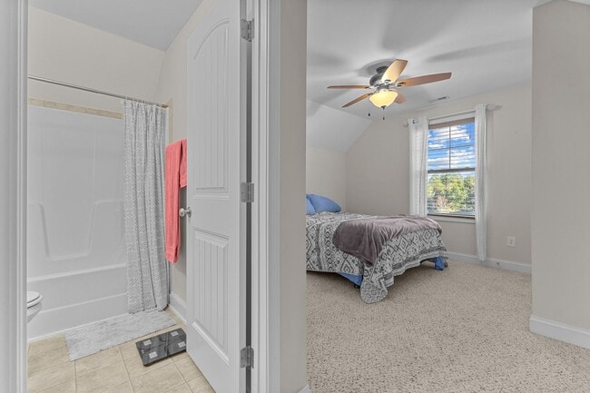 Building Photo - **SHOWINGS UNAVAILABLE UNTIL AUGUST 1ST!!!**