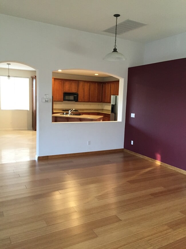 Building Photo - 1119 Phillip Island St