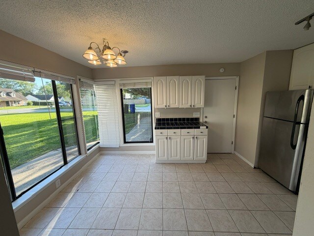 Building Photo - 8640 Roanoke Dr