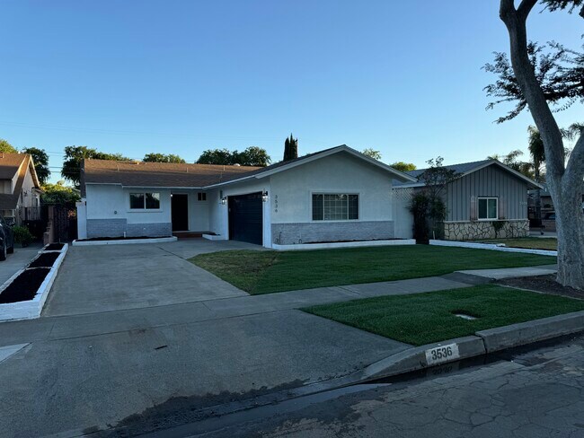 Primary Photo - 3536 West Ave