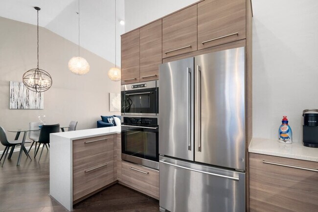 Building Photo - 7950 E Starlight Way