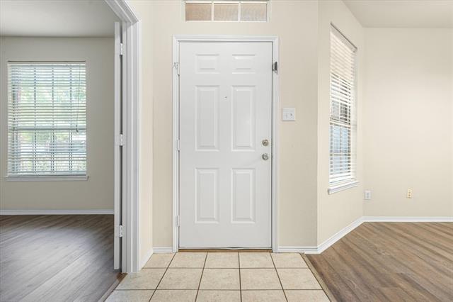 Building Photo - 9612 Anns Way