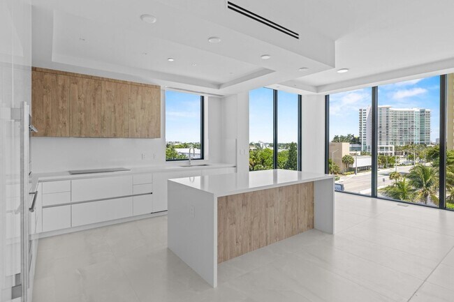 Building Photo - 305 Briny Ave