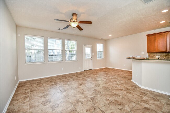 Building Photo - 18 Whitekirk Pl